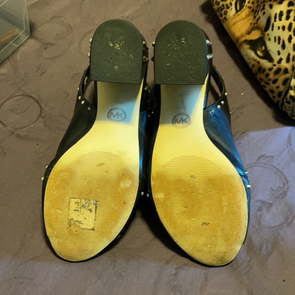 MK Shoes - Picture 5 of 6